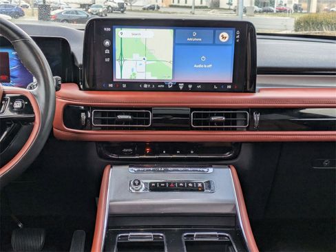 Used 2025 Lincoln Aviator Reserve image 13