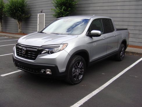 Used 2020 Honda Ridgeline Sport image 2