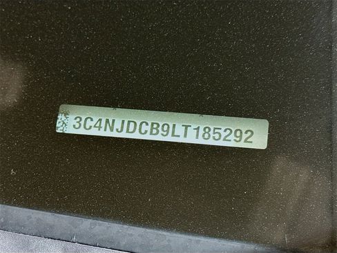 Used 2020 Jeep Compass Limited image 30