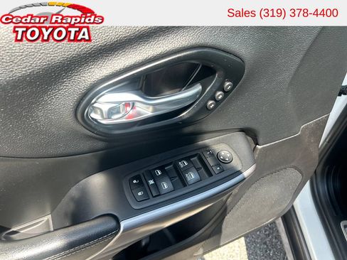 Used 2021 Jeep Cherokee Limited w/ Elite Package AWD/4WD image 11