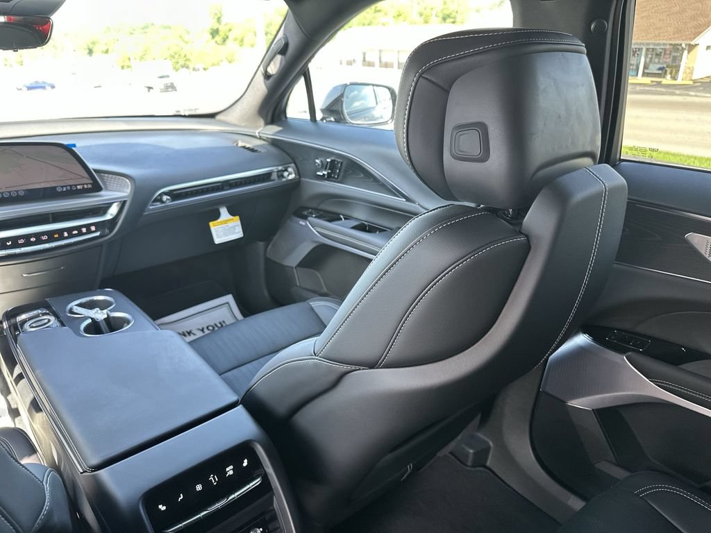 New 2026 Cadillac Lyriq V AWD/4WD image 13
