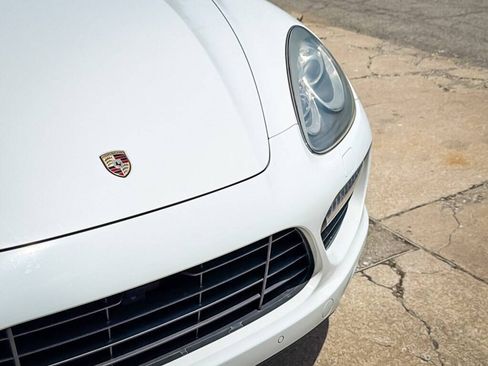 Used 2013 Porsche Cayenne Turbo w/ Premium Pkg Plus AWD/4WD image 8
