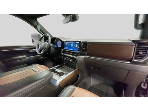 Used 2024 Chevrolet Silverado 2500 High Country w/ High Country Premium Package AWD/4WD image 19
