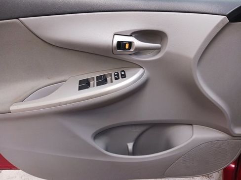 Used 2012 Toyota Corolla LE image 25