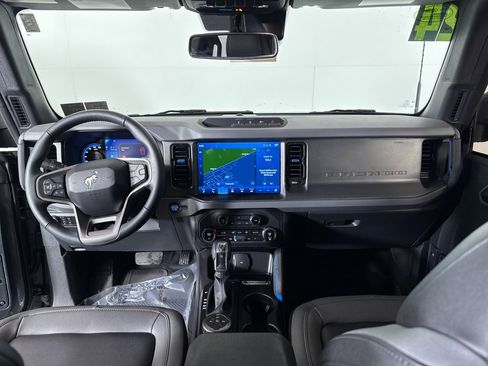 Used 2024 Ford Bronco Black Diamond image 4