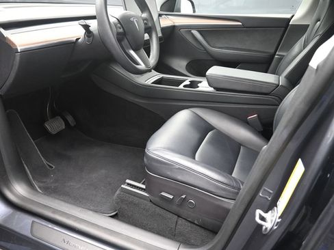 Used 2023 Tesla Model Y Long Range AWD/4WD image 15