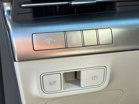 Certified 2026 Hyundai Kona Limited FWD image 28