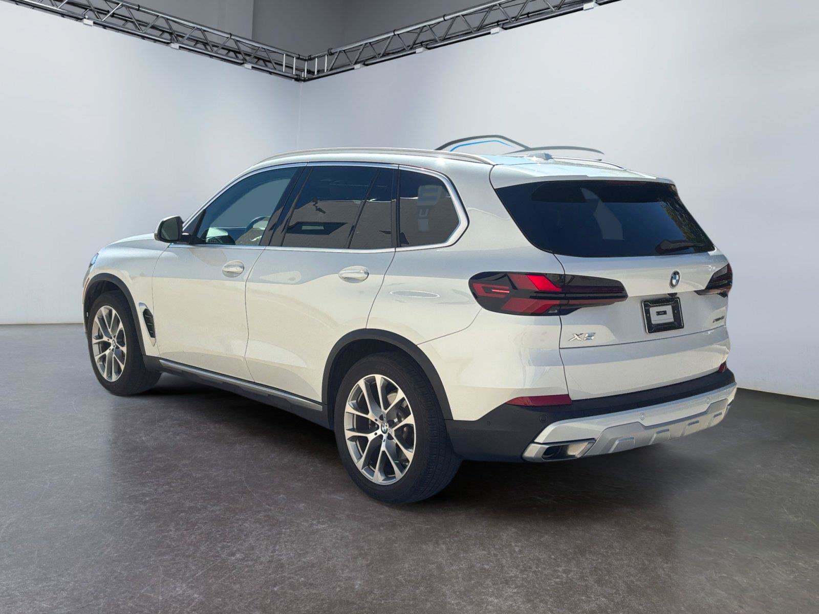 Used 2024 BMW X5 xDrive40i w/ Premium Package AWD/4WD image 5