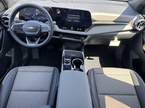 New 2026 Chevrolet Equinox LT w/ Convenience Package II FWD image 14