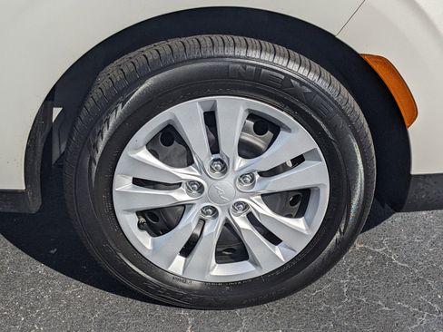 Certified 2023 Kia Soul LX image 16