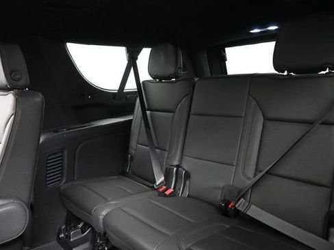 Used 2023 Chevrolet Suburban High Country AWD/4WD image 21