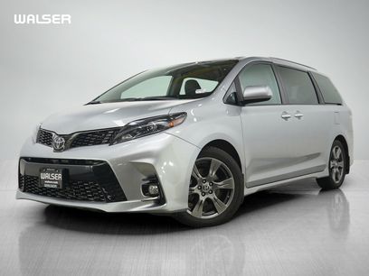 Used 2020 Toyota Sienna SE w/ Carpet Mat Package