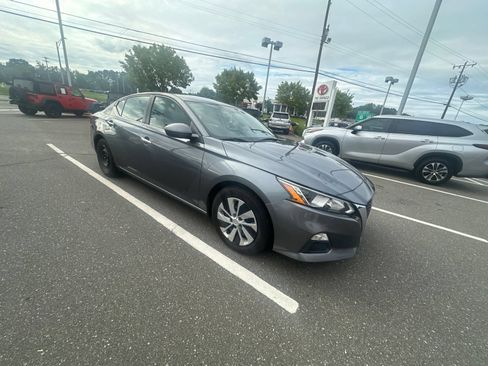 Used 2020 Nissan Altima 2.5 S FWD image 5