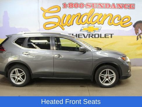 Used 2019 Nissan Rogue SV FWD image 1