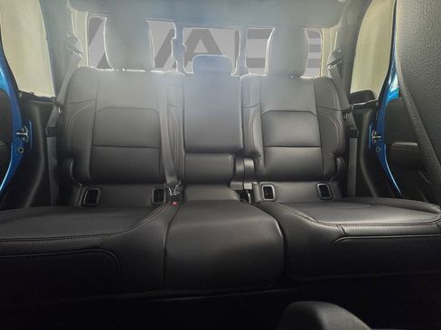 New 2025 Jeep Gladiator Sport image 2