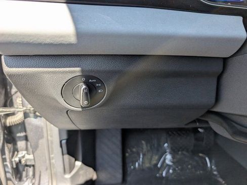 New 2025 Volkswagen Jetta SE image 19