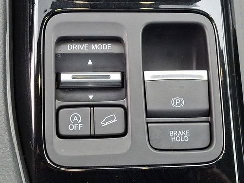 Used 2025 Honda Pilot Touring image 26