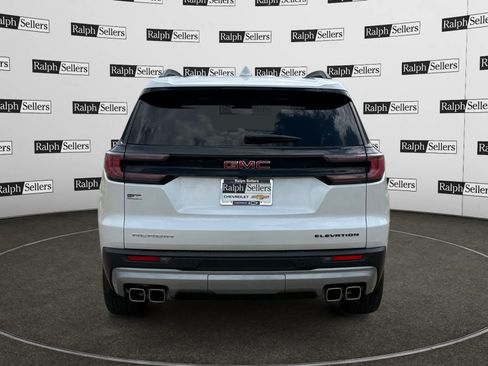 Used 2025 GMC Acadia Elevation w/ Elevation Premium Package FWD image 5