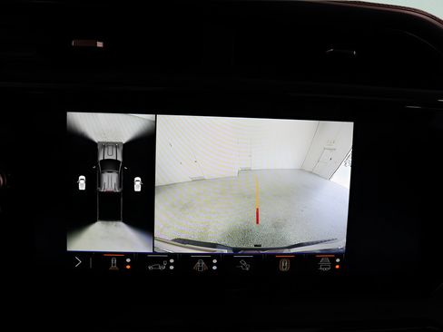 Used 2025 GMC Sierra 2500 AT4 w/ Technology Package AWD/4WD image 12
