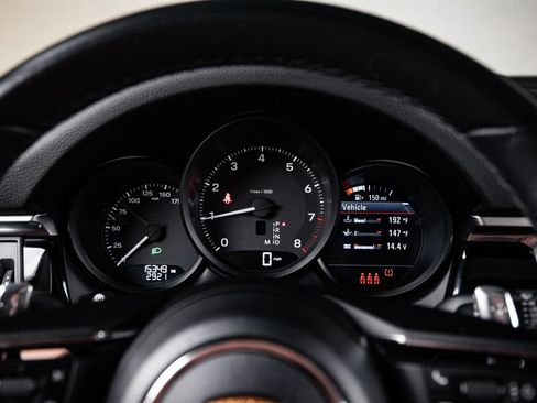 Certified 2023 Porsche Macan AWD/4WD image 15