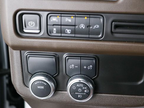 Used 2022 GMC Yukon XL SLT w/ SLT Premium Package RWD image 23