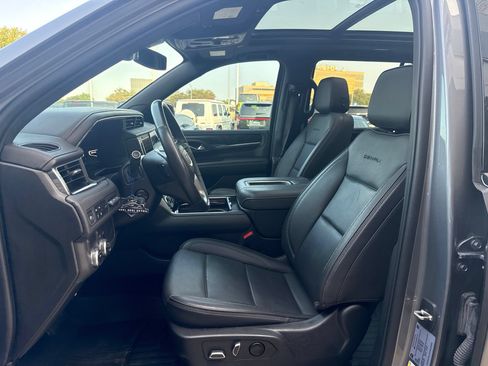 Used 2022 GMC Yukon Denali RWD image 7
