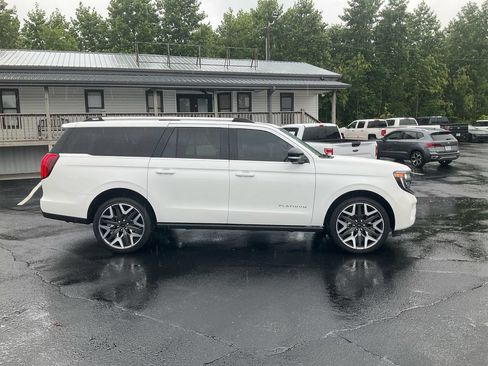 New 2026 Ford Expedition Max Platinum w/ Platinum Ultimate Package AWD/4WD image 4