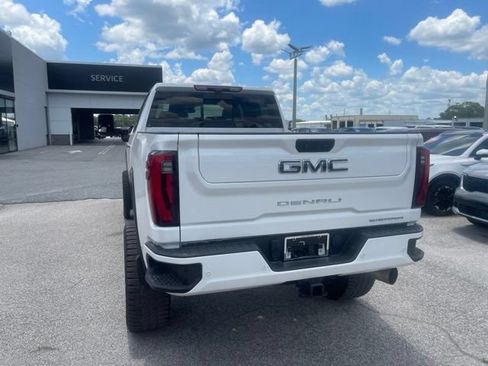 Used 2024 GMC Sierra 2500 Denali Ultimate AWD/4WD image 10