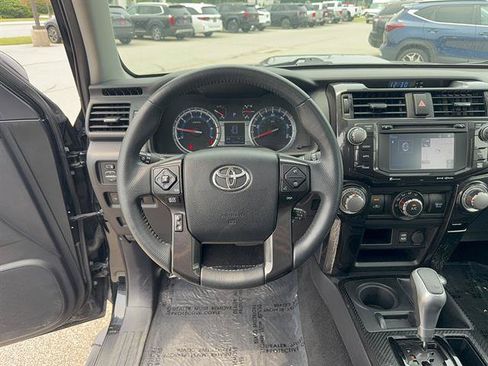 Used 2019 Toyota 4Runner TRD Off-Road Premium AWD/4WD image 14