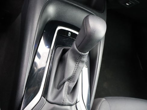 Used 2024 Toyota Corolla LE image 29