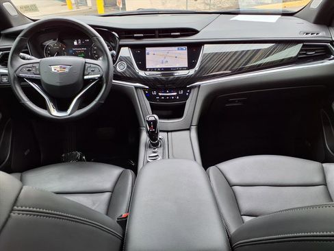 Used 2024 Cadillac XT6 Premium Luxury FWD image 11