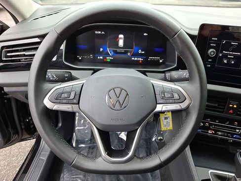 Certified 2025 Volkswagen Jetta S image 18