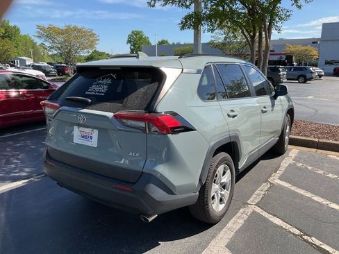 Used 2019 Toyota RAV4 XLE image 6