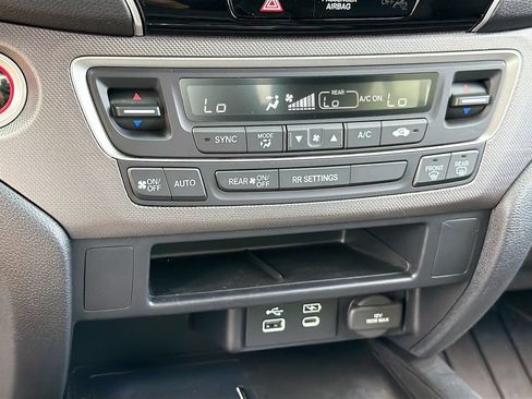Used 2024 Honda Ridgeline Sport image 15