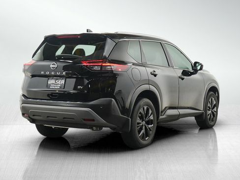 Used 2023 Nissan Rogue SV w/ SV Premium B Package FWD image 5