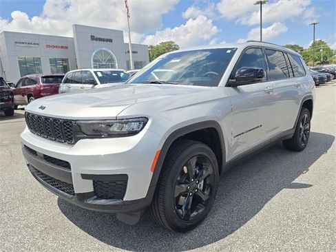 New 2025 Jeep Grand Cherokee L Altitude image 15