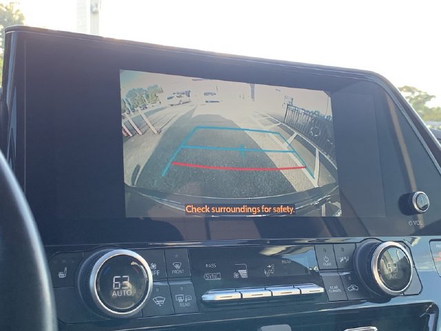 Used 2023 Toyota Highlander XLE FWD image 22
