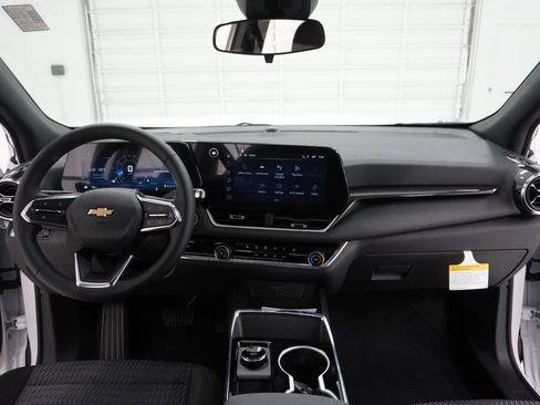 New 2026 Chevrolet Equinox LT FWD image 33