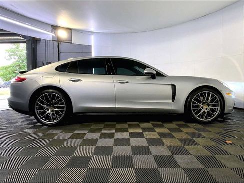 Certified 2019 Porsche Panamera 4 AWD/4WD image 8