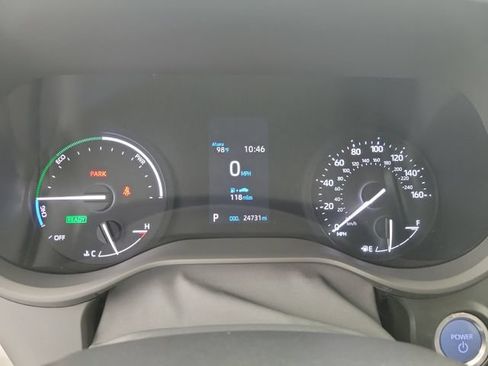 Used 2024 Toyota Sienna XLE FWD image 25