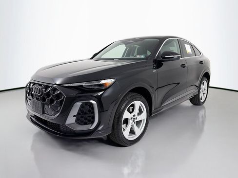 Used 2025 Audi Q5 Premium Plus w/ Premium Plus AWD/4WD image 3