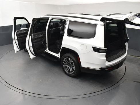 New 2026 Jeep Grand Wagoneer 4WD w/ 8-Passenger Seating Package image 28