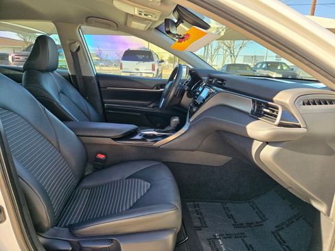 Used 2020 Toyota Camry SE image 28