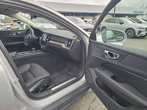 Certified 2025 Volvo V60 B5 Cross Country Plus AWD/4WD image 13
