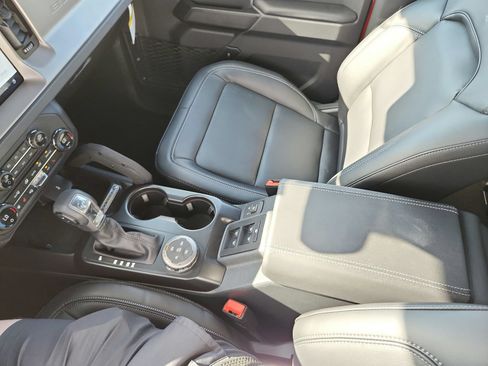 New 2026 Ford Bronco Outer Banks w/ Sasquatch Package AWD/4WD image 16