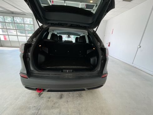 Used 2019 Jeep Cherokee Trailhawk w/ Cold Weather Group AWD/4WD image 23