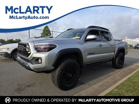 Used 2022 Toyota Tacoma TRD Off-Road w/ TRD Premium Off Road Package AWD/4WD image 1