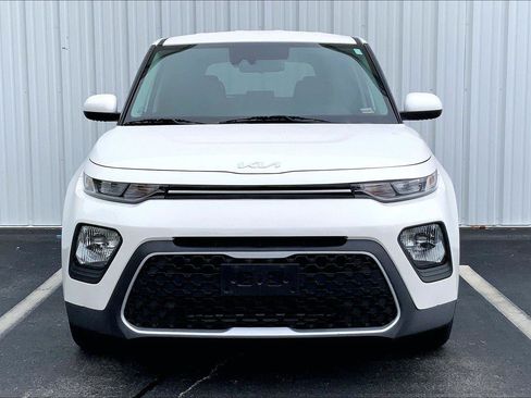 Used 2022 Kia Soul LX w/ Technology Package FWD image 3