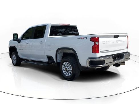 Used 2025 Chevrolet Silverado 2500 LT w/ Convenience Package AWD/4WD image 4