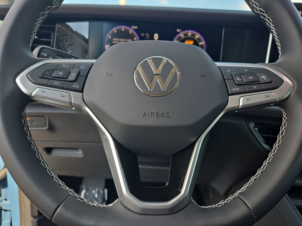 Used 2025 Volkswagen Tiguan SE FWD image 24
